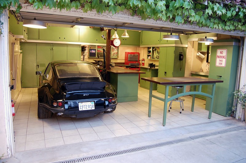 Storing a Car in a Garage: Myths About Corrosion and Humidity