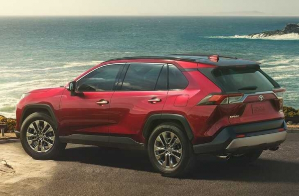 Надежный и верный Toyota RAV4 в любую погоду