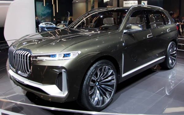 The BMW B58 engine in the X7's engine compartment