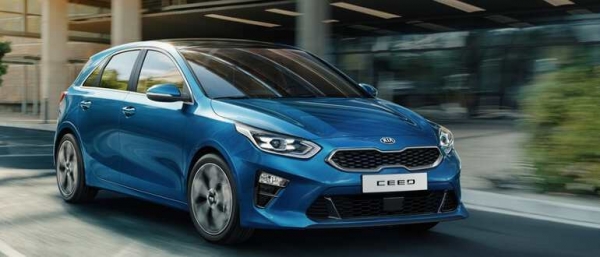 A 2019 Kia Ceed on a city street