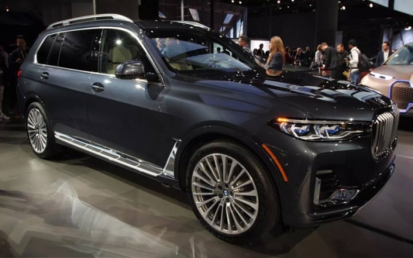 BMW X7 at the service center