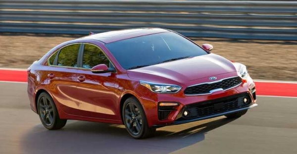 A close-up of the front of the Kia Cerato