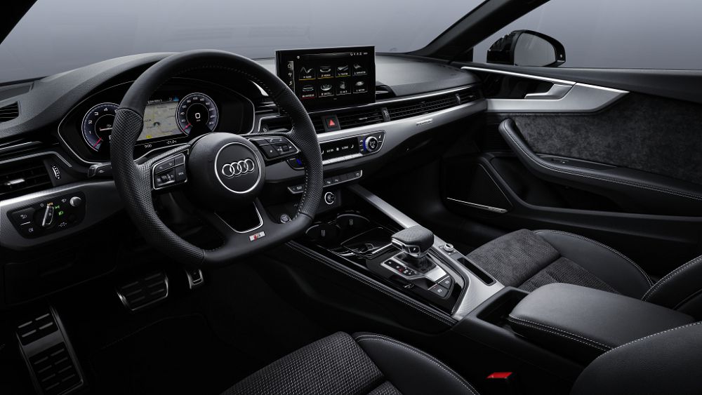 Салон Audi A5 2027: цифровая приборка и центральный экран