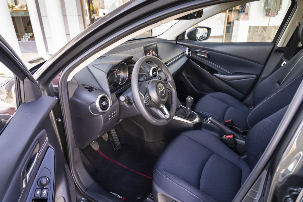 Передняя панель Mazda 2 2027
