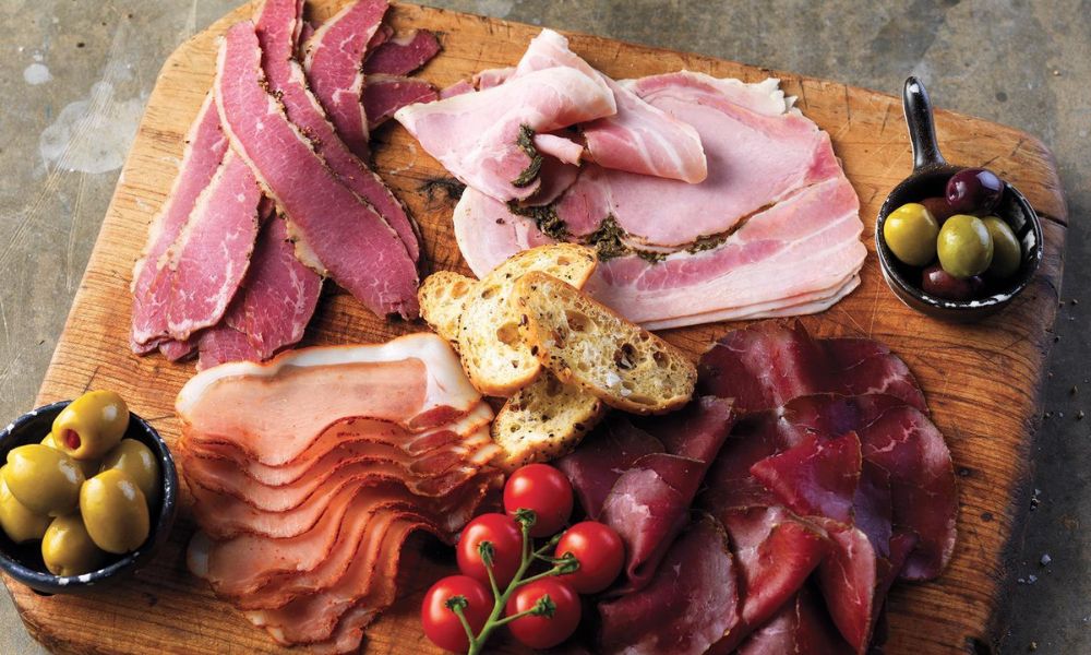 Things travelers avoid eating in hotels