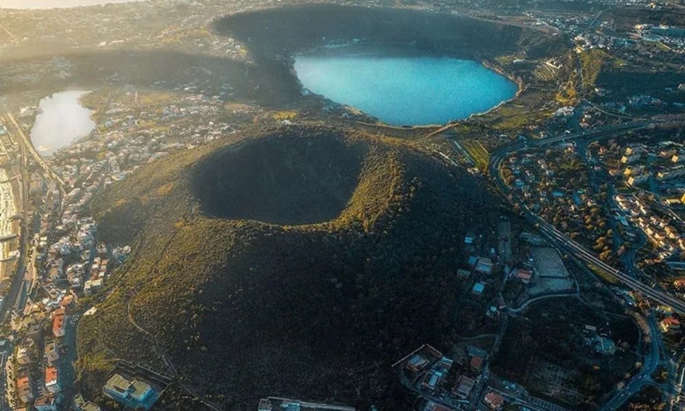 cities near volcanic mountains